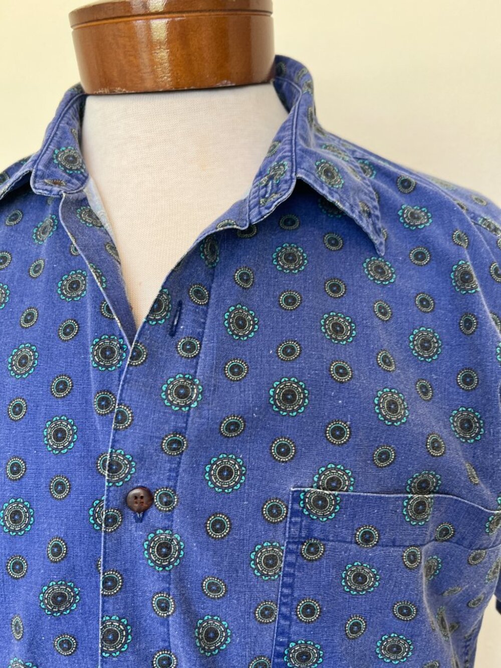90's Centerfield Mens Retro Print Shirt - Size Large